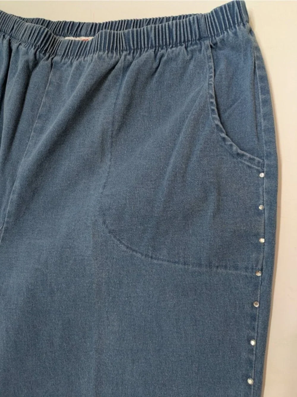 Quacker Factory Elastic Waist Jean Pants Womens Size 1X Rhinestone Detail - Picture 3 of 7